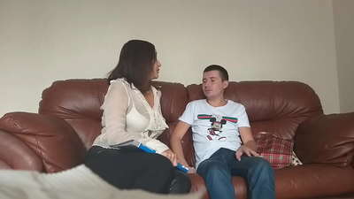 Verlegen studente neukt onverzadigbare lerares (Milf Alina Tumanova)