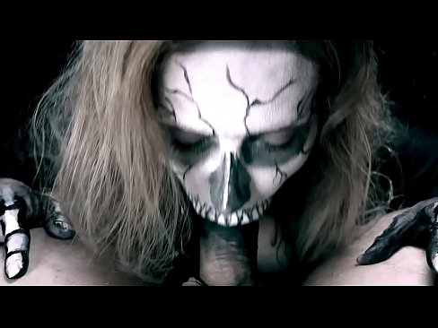 ❤️ Demon girl zuigt pik met haar zwarte mond en slikt sperma. ❤  Sex at nl.shufflesex.ru ﹏