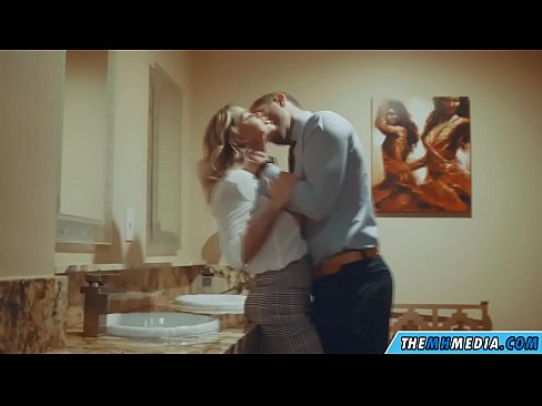 ❤️ Wanneer een rondborstige blondine je verleidt in een openbaar toilet ❤ Sex at nl.shufflesex.ru ﹏
